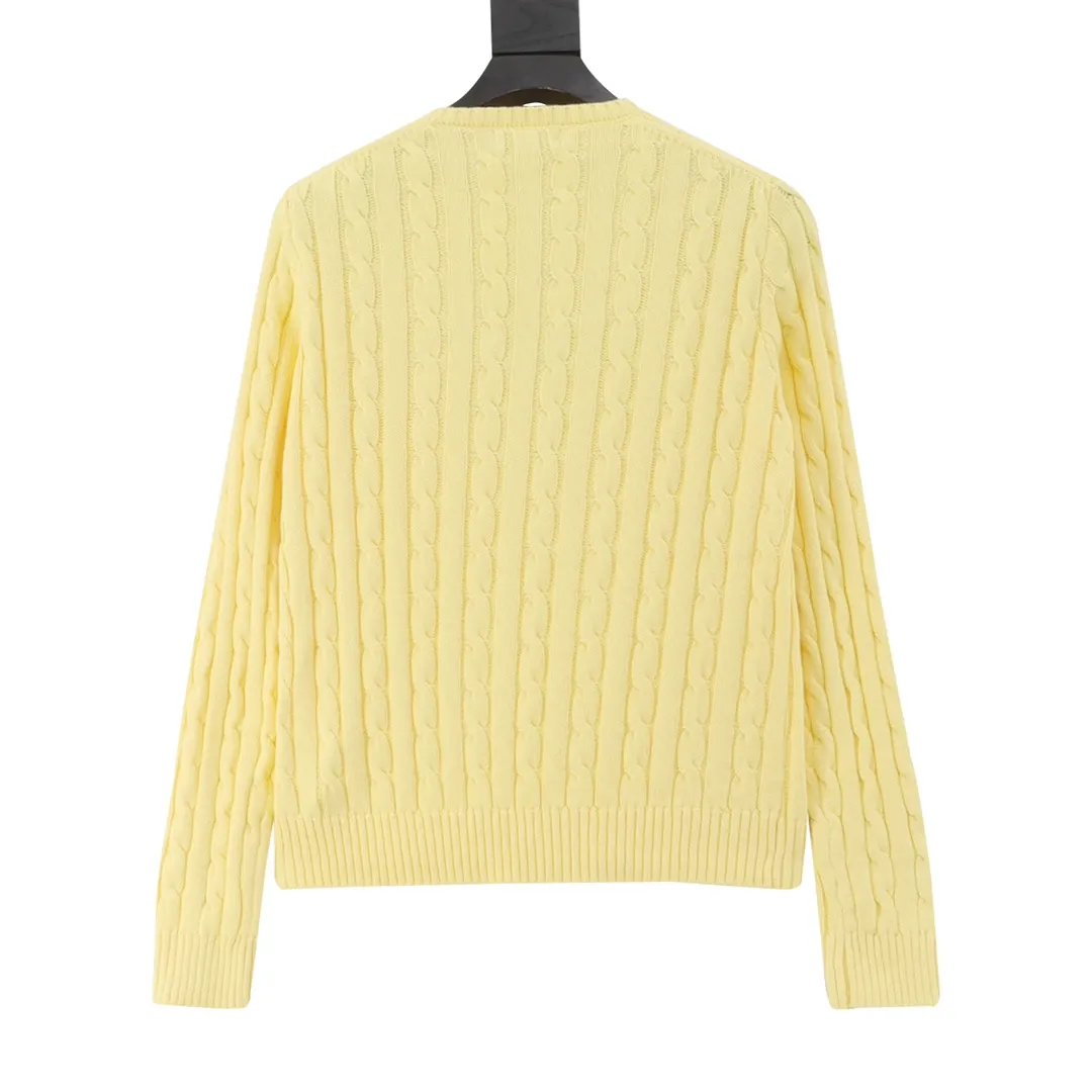 🅿️480 Ralph Lauren 25FW small label knitted sweetheart neck sweater Ralph Lauren (RALPH LAUREN) is the "American classic" brand in the fashion industry. Founded by Mr. Ralph Lauren in 1968, it is a high-end fashion brand with a strong American flavor. The styles are highly stylized and should be regarded as the clothing brand that best represents American culture (this can be seen from the fact that the uniforms of the US team in many Olympic Games have been provided by Ralph Lauren). Size: S-L